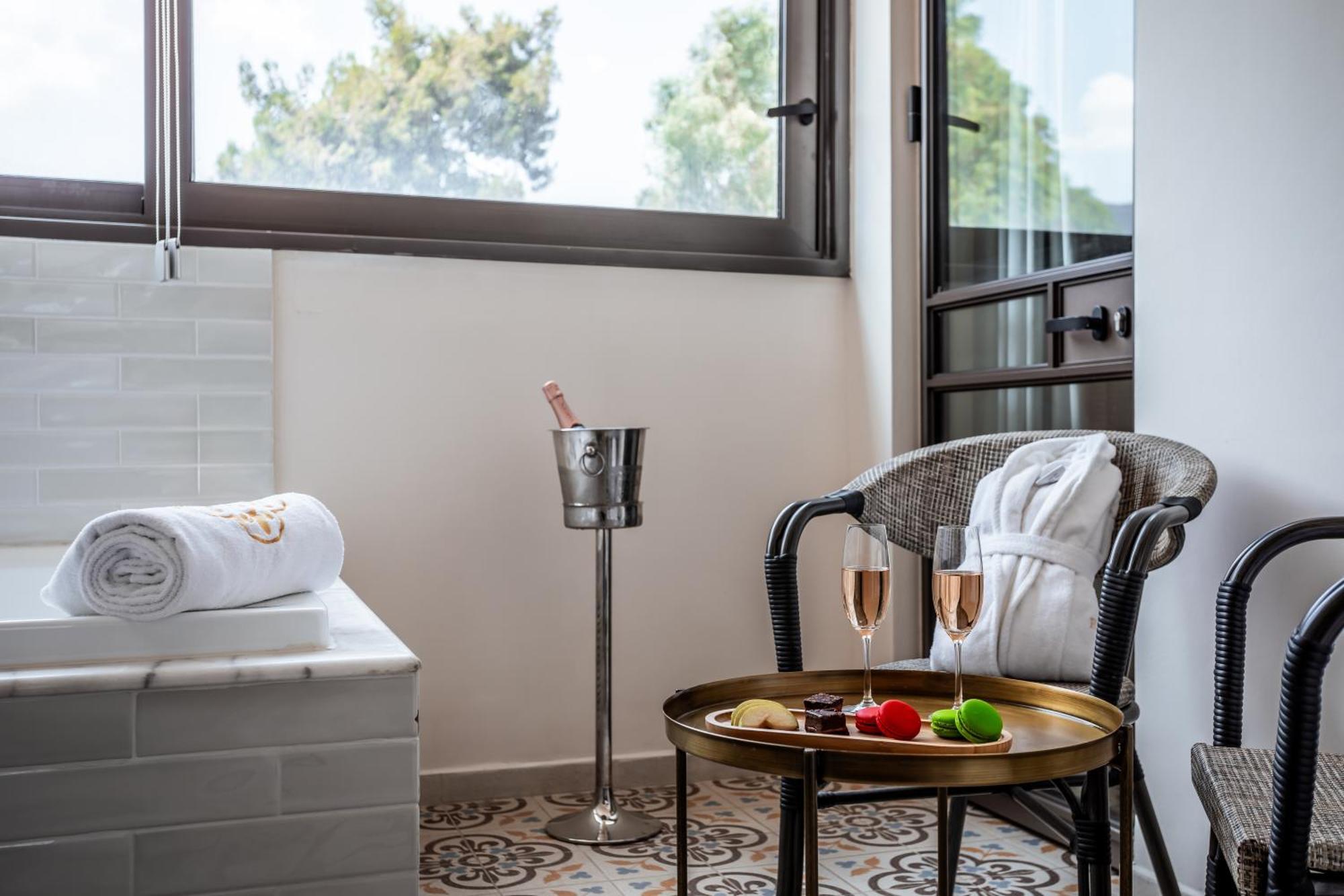 Edmond Luxury Hotel & Spa Rosh Pinna Bagian luar foto
